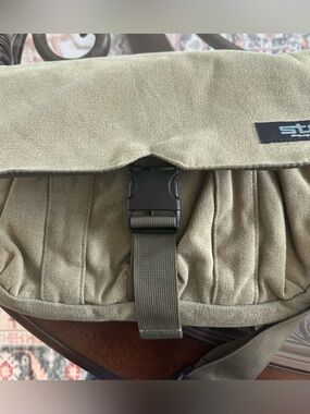 NWT STM X-Small Scout Shoulder Bag, Fits up to 11”-Inch Screens